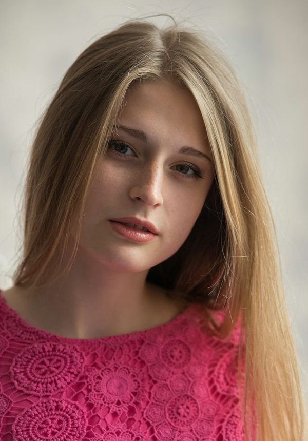 Анна, 19