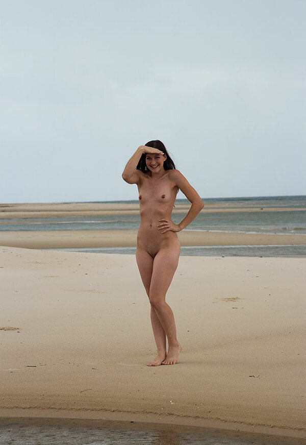 Тина, 33